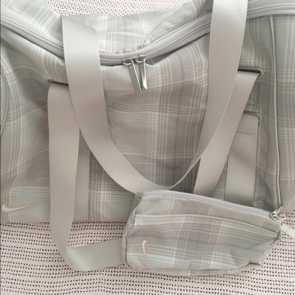 Nike Handbags - new: Nike golf tote bag • padded